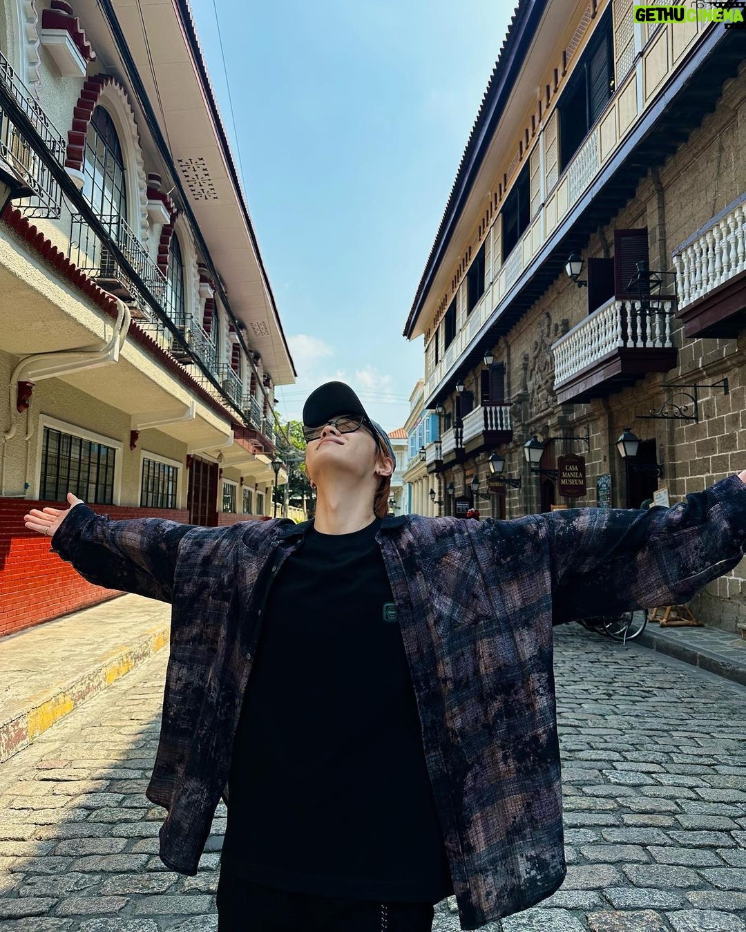 Kun Instagram - Thank you WayZenNi from the Philippines~ I'm gonna miss you guys so much! Hope to see you again! Manila
