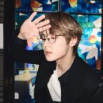 Kun Instagram - Suit X Glasses = ?
