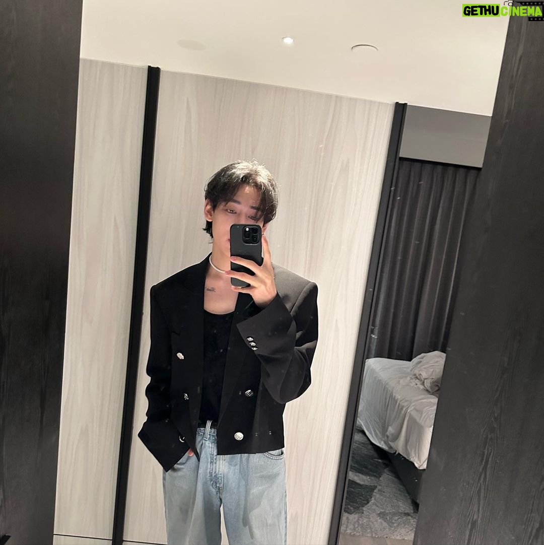BamBam - 1.6 Million Likes - Good to be back 🇸🇬❤️