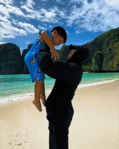 Kunpimook Bhuwakul Instagram - Family Time is Quality Time🏝️