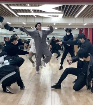 BamBam Instagram - 10YEARS GOT7💚

I LOVR YOU AHGASE🐥
always be my little baby birds

#GOT7