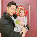 Kurt Chou Instagram - 每年我的生日願望總有一個是留給家人，祈求她們都能身體健康沒有太多病痛，每次看到新聞報導家人長者重病，卻沒有子女照顧時，總會讓我特別鼻酸，所以我一直都告訴自己要盡最大努力用自己的方式去照顧家人，但社會的角落不是他們努力就能幸福生活的，有著需要您伸出援手、拉一把的人… #集食援手拉一把https://reurl.cc/WqQAYD #創世台東釋迦義賣所得捐助植物人安養 胡奶奶不慎跌倒，成了植物人狀態， 7個孩子相繼過世後，家中無能力照護，營養不足， 導致奶奶頭部開刀的傷口未能完全癒合， 加上長期壓傷(褥瘡)未完善處理，傷口漸擴大，忍受蟲噬之苦， 創世先提供到宅服務，後來也協助胡奶奶入住創世安養院， 減輕家屬經濟及照護壓力， 並補充胡奶奶的營養，盡快恢復傷口。 植物人無咀嚼能力，只能仰賴鼻胃管灌食流質食物 《$300捐助1日營養膳食https://reurl.cc/LXzMoa》 ⠀⠀ ❤長期臥床的植物人 失去自主行動能力，虛弱的身體伴隨大小毛病 更需要足夠的營養的補充來維持生命延續。 而創世 #特製膳食 由專業營養師評估調整 每日為植物人製作流質餐，並額外添加高蛋白 希望能幫助他們餐餐吃飽，營養不斷炊！ ———————👉🏻釋釋皆迦👈🏻——————— ✅ 集食援手定期捐款方式：https://reurl.cc/WqQAYD ✅ 釋迦12粒裝：https://reurl.cc/GooqaD ✅ 釋迦10粒裝：https://reurl.cc/QWA5AM ✅ 釋迦9粒裝：https://reurl.cc/28G6Gr ———————💗愛心方式💗——————— ✅劃撥帳號：50173235 戶名：創世基金會（註明：釋迦） ✅ATM(網銀)轉帳：台灣銀行/城中分行（004） 帳號045-004-968-979 戶名:財團法人創世社會福利基金會 ☎️愛心專線: 089-220848 釋迦小組 🏡院 址:台東市泰安街100號 創世基金會
