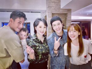 Kurt Chou Instagram - 感謝郁方姐的慶生招待
祝福您永遠美麗氣質高雅