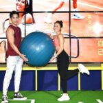 Kurt Chou Instagram - 每次遇到持續在各領域堅持努力的朋友，因為都熱愛運動這件事相聚的時候，都會更激勵自己，相信自己所選，且不放棄的去執行 很高興能參與文音的新歌 #宜自己 記者會，期待8/26的新歌上線以及MV首播 @worldgymtaiwan @aroo_tw