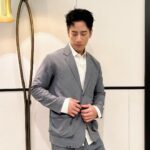 Kurt Chou Instagram - 大家這兩天都有看 #加油喜事 嗎？ 如果有意見跟想法都能留言告訴我們喔！ 這次記者會的服裝我很喜歡，是過去沒嘗試過的風格，謝謝 @DYCTEAM 以及同名生活時尚選品店 @DYCTEAM_select_shop