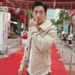 Kurt Chou Instagram - 電影 #一起一起 終於在12/16要正式上映了，今天參加首映典禮，也是第一次看正片，還是能被裡面的許多橋段感動，因為是真人真事，大部份也都是故事本人演出，特別有說服力，永遠記得電影裡的那句話！ 要去做才能創造機會，實現夢想永遠不嫌老。 喜歡勵志故事的你，有興趣也請購票到電影院支持喔！ @1717cheertogether 感謝服裝: @sandroparis #sandrotaiwan