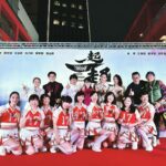 Kurt Chou Instagram - 電影 #一起一起 終於在12/16要正式上映了，今天參加首映典禮，也是第一次看正片，還是能被裡面的許多橋段感動，因為是真人真事，大部份也都是故事本人演出，特別有說服力，永遠記得電影裡的那句話！ 要去做才能創造機會，實現夢想永遠不嫌老。 喜歡勵志故事的你，有興趣也請購票到電影院支持喔！ @1717cheertogether 感謝服裝: @sandroparis #sandrotaiwan