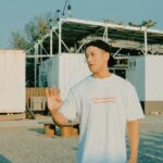 Kurt Chou Instagram – 帶著女兒去嘉義參加了朋友的生日
兩天一夜的中間穿插了一些團隊遊戲
我被分配到要抓到人才能贏的老鷹
本想輕鬆玩開心就好，畢竟老大不小了
但也不知為何突然又認真起來
充滿碎石的場地也讓我傷痕纍纍
但還是充滿了無數美好回憶

@ajgimi7 生日快樂，祝福每年都能一樣幸福健康，謝謝新朋友紀錄的照片！