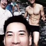 Kurt Chou Instagram – 殺青後的第一次相聚露營，這次算是把大部分的露營方式都集到了！之前有過自搭帳、或豪華帳篷、這次是直接睡在露營車裡，每種感覺都非常不一樣，一樣的是都能享受大自然給予的芬多精。

夥伴們還是一樣熱情有愛，雖然這次露營我大部分都在放空，但即使不說話，也能好好的被療癒，每天的午後雷陣雨也是充滿詩情畫意，照片再慢慢持續補上

謝謝 @batu_camping 的老闆、老闆娘的招待和參與，真的很開心認識你們，未來一定要再去放鬆和你們相聚 八度野溪露營區