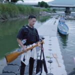 Kurt Chou Instagram - 你說什麼？划龍舟？ 過去我只知道吃粽子掛艾草，但對於長期健身的我，實在找不到理由拒絕朋友邀約。 但隔行如隔山，後面能看到我划到懷疑人生的表情，永遠不要低估其他的運動訓練，所以我會持續的划。 謝謝平哥的邀約，謝謝隊員的指導，我划的很開（疲）心（勞） #熱血 #划龍舟 #健身 #懷疑人生 #體驗 #健康 #演員 #passion #workout #experience #helathy #actor 臺北市百齡龍舟碼頭