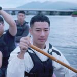 Kurt Chou Instagram - 你說什麼？划龍舟？ 過去我只知道吃粽子掛艾草，但對於長期健身的我，實在找不到理由拒絕朋友邀約。 但隔行如隔山，後面能看到我划到懷疑人生的表情，永遠不要低估其他的運動訓練，所以我會持續的划。 謝謝平哥的邀約，謝謝隊員的指導，我划的很開（疲）心（勞） #熱血 #划龍舟 #健身 #懷疑人生 #體驗 #健康 #演員 #passion #workout #experience #helathy #actor 臺北市百齡龍舟碼頭