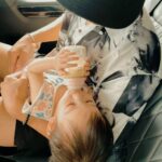 Kurt Chou Instagram – 帶著女兒去嘉義參加了朋友的生日
兩天一夜的中間穿插了一些團隊遊戲
我被分配到要抓到人才能贏的老鷹
本想輕鬆玩開心就好，畢竟老大不小了
但也不知為何突然又認真起來
充滿碎石的場地也讓我傷痕纍纍
但還是充滿了無數美好回憶

@ajgimi7 生日快樂，祝福每年都能一樣幸福健康，謝謝新朋友紀錄的照片！