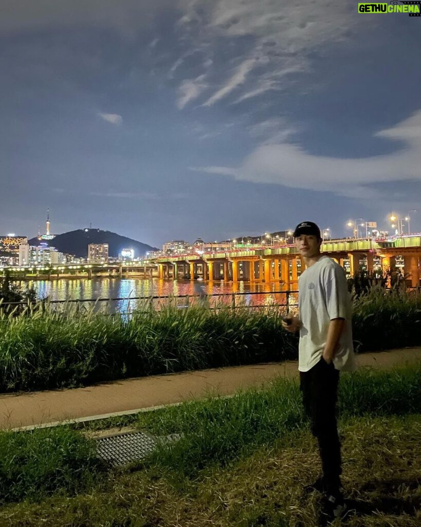 Kwon Hyuk Instagram - 🌉 잠원한강공원 (Jamwon Hangang Park)