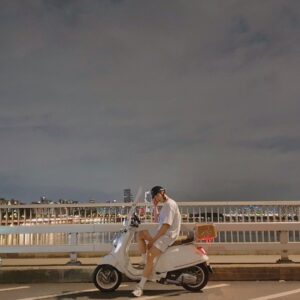 Kwon Hyuk Instagram - 빵빵🚴🏻
#베스파 #vespa