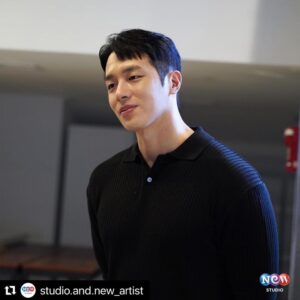 Kwon Hyuk Instagram - 🙇🏻‍♂️