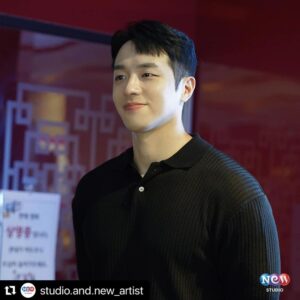 Kwon Hyuk Instagram - 🙇🏻‍♂️