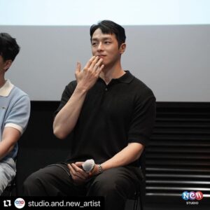 Kwon Hyuk Instagram - 🙇🏻‍♂️