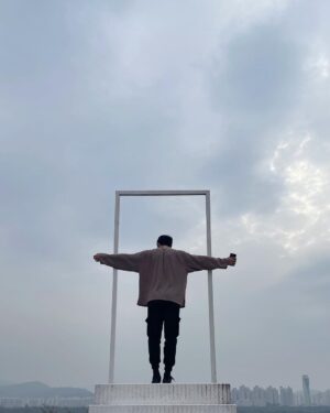 Kwon Hyuk Instagram - (숨어)