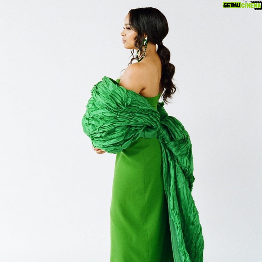 Kyla Pratt Instagram - Check out my interview with @tmrwmag 💚 “I have loved the arts my entire life……I don’t don’t limit myself to future possibilities. As long as i can make viewers feel something emotionally,i don’t care what genre it is.” Photographer @sarahrsalem Stylist @v.msmith Hair Stylist @lovetaije Make up Artist @basedkenken Ceo @joetmrw Editor @kittyrobson Creative Producer @oliviaalicew Author @ohmygodasia Brand Partnership Agency @thehazeagency_ Dress by @marmarhalim Shoes by @femme_la Earrings by @houseofemmanuele Rings by @sterlingforever