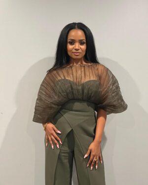 Kyla Pratt Instagram - Launch party for @blackhollywoodbookproject 💚

I had the pleasure of being apart of the reimagining of some of Hollywood TV & Films with US ☺️

Years in the making. Congratulations @carellaugustus_