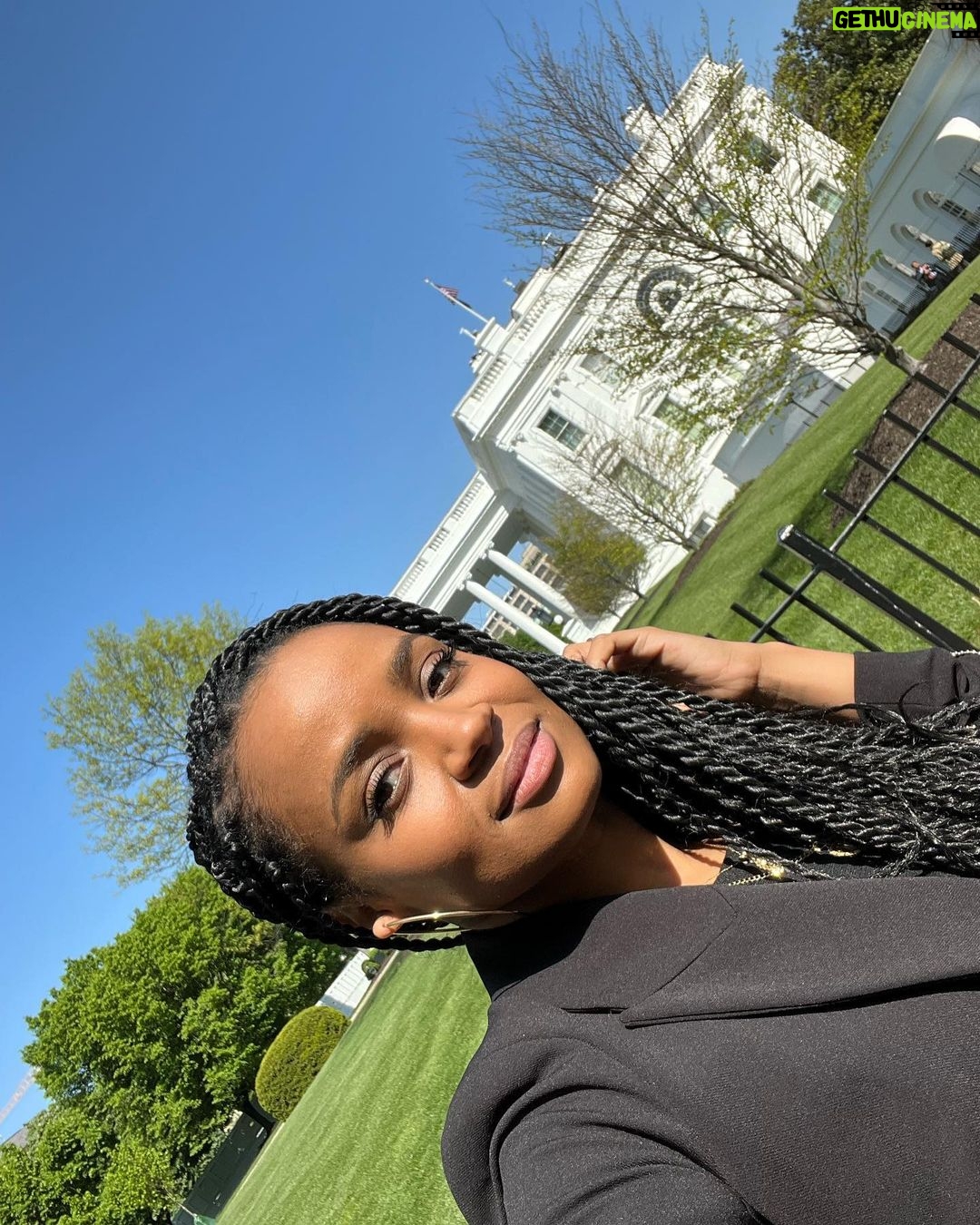 Kyla Pratt Instagram - I was invited to visit the White House and Capitol Hill with the amazing nonprofit @thecreativecoalition. We met with Congress Members, their Staff, and other representatives about the importance of The National Endowment of the Arts. The arts are not an extra curricular activity. The Arts are ESSENTIAL. Creative Thinking Empathy Love Imagination Outlet Connection Mental Health Beauty #TheRightToBearArts #MentalHealth #TheCreativeCoalition #WhiteHouse