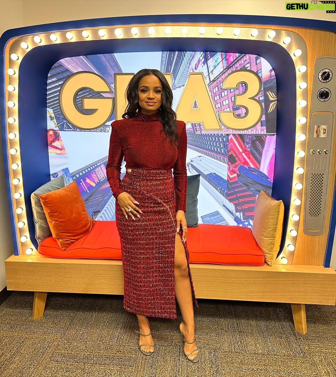 Kyla Pratt Instagram - NYC #GMA3 ❤️ Top, skirt @MITHRIDATE Shoes @CLARITe Rings @allurez_jewelers & @emmaisraelssonstockholm Styled by @v.msmith Hair @lurissaingridhair Make up @jessicasmalls Times Square, New York City