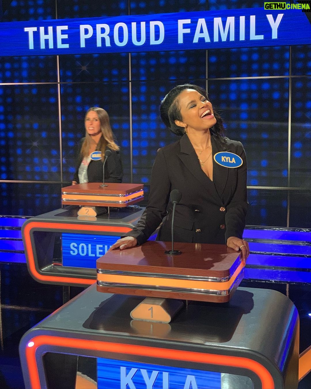 Kyla Pratt Instagram - Yooooooo i got to play @familyfeudabc for real! Not a board game, not on my phone, not yelling at the tv. Like for real for real! Bruh, if you know me, know! 😩😭🙌🏽 too much fun!