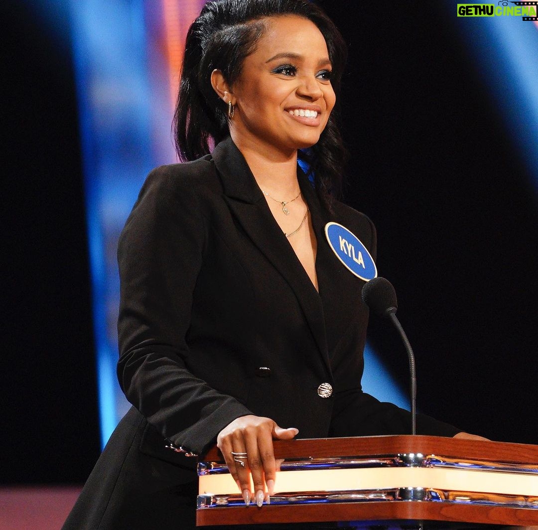 Kyla Pratt Instagram - Tune in TONIGHT! 8/7c @familyfeud Swipe for my & my @theproudfamily @alisareyes @moonfrye @pjaiparker @epfarq19 @brucealmighteee @keke @iamsteveharveytv
