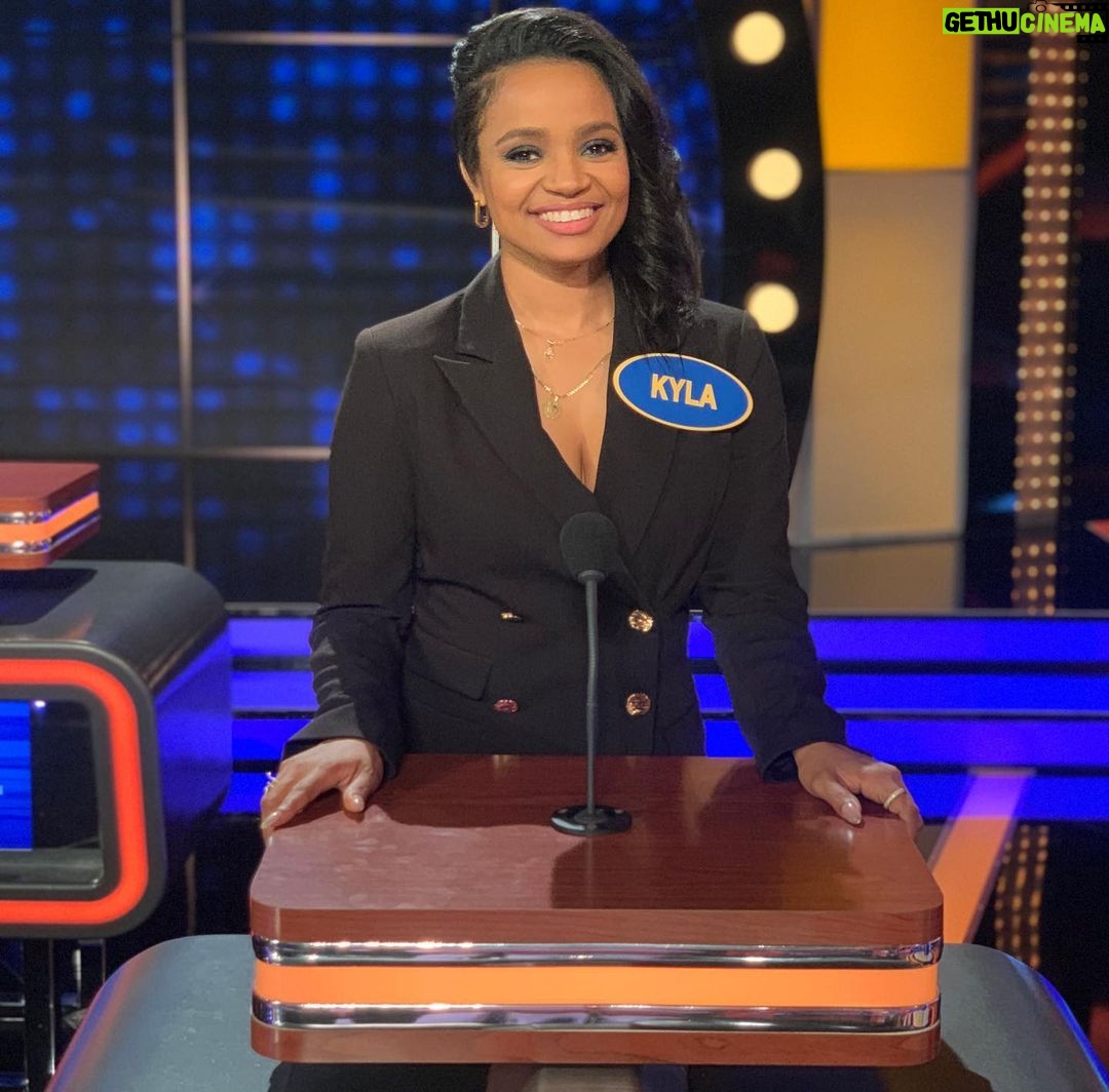 Kyla Pratt Instagram - Tune in TONIGHT! 8/7c @familyfeud Swipe for my & my @theproudfamily @alisareyes @moonfrye @pjaiparker @epfarq19 @brucealmighteee @keke @iamsteveharveytv
