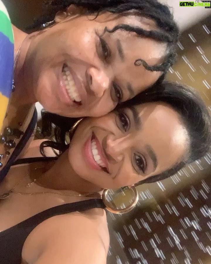 Kyla Pratt Instagram - Thank you for all that you’ve done and all that you do. I celebrate you everyday. She don’t play about any of her kids. And we don’t play about her. Love you Ma #HappyMothersDay #igetitfrommyMaMa ❤️🥰
