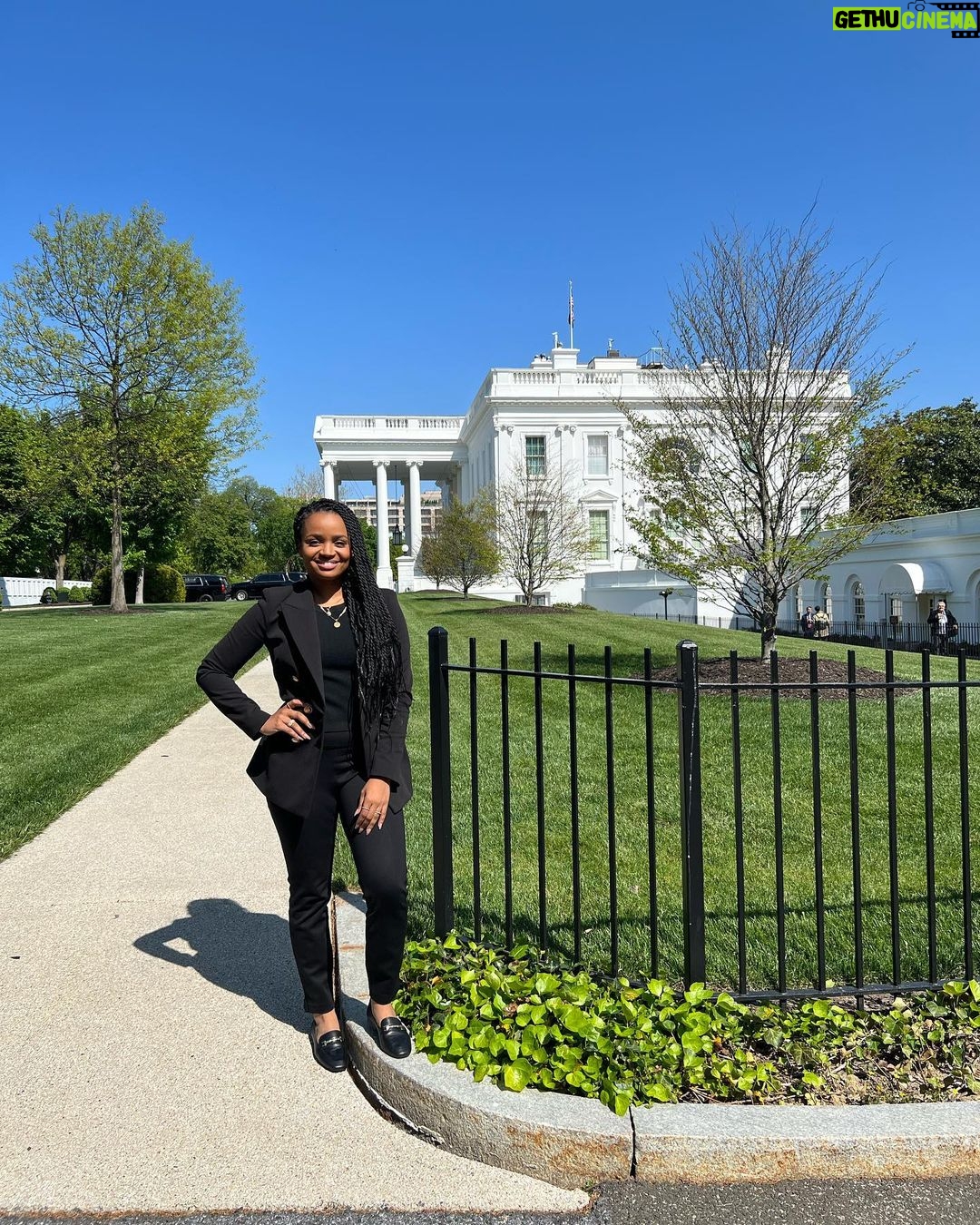 Kyla Pratt Instagram - I was invited to visit the White House and Capitol Hill with the amazing nonprofit @thecreativecoalition. We met with Congress Members, their Staff, and other representatives about the importance of The National Endowment of the Arts. The arts are not an extra curricular activity. The Arts are ESSENTIAL. Creative Thinking Empathy Love Imagination Outlet Connection Mental Health Beauty #TheRightToBearArts #MentalHealth #TheCreativeCoalition #WhiteHouse