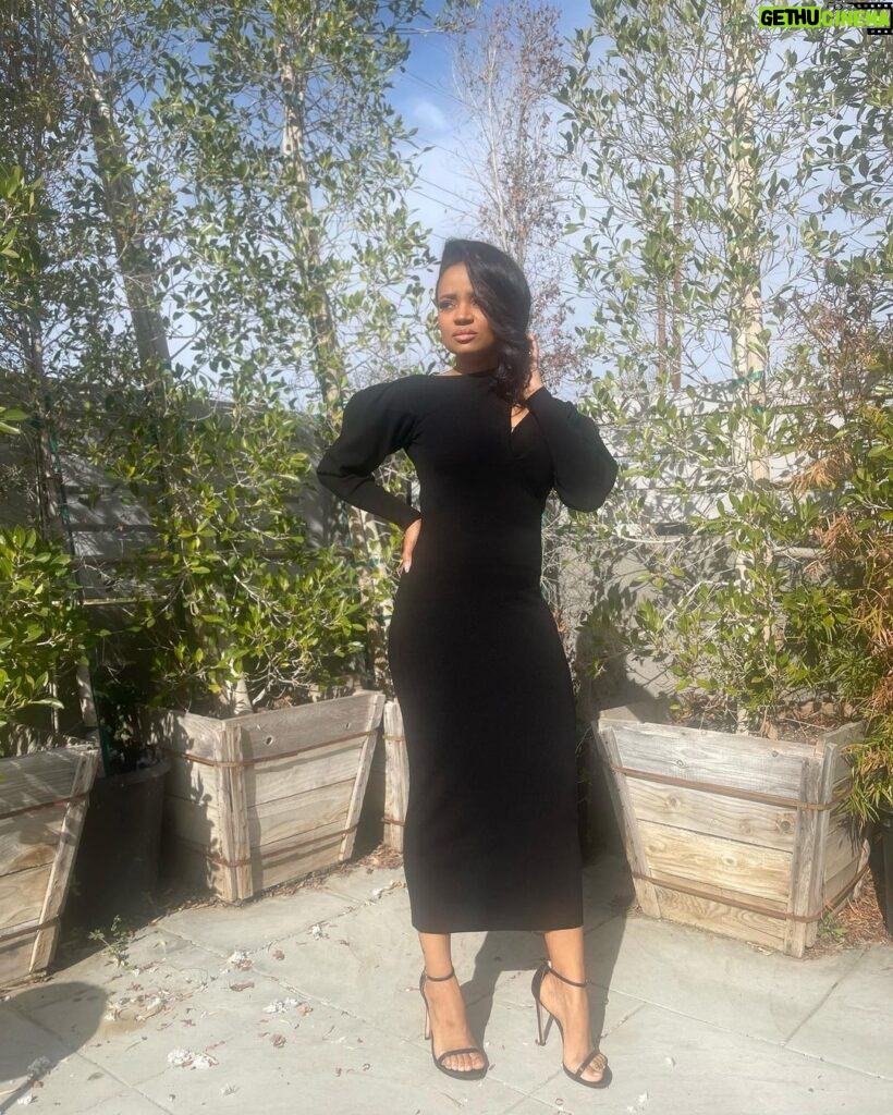 Kyla Pratt Instagram - The most common way people give up their power is by thinking they don’t have any -Alice Walker #YouArePowerful #BlackHistoryMonth #AlldayEveryday 🖤♠️