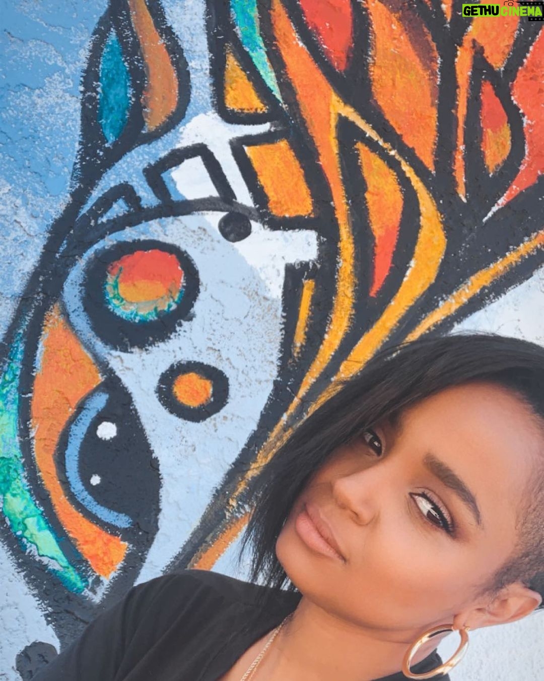 Kyla Pratt Instagram - My love is unconditional. My presence is not 🧡