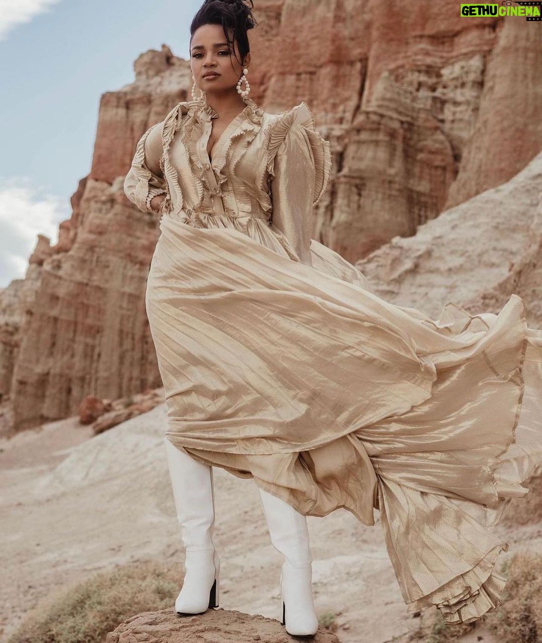 Kyla Pratt Instagram - 🍯 @my71mag Nov/Dec issue Photographer @sheriangles Makeup @tanyatellomua Hair @jtouch Stylist @style_by_cora Video @annaleamende / @originfilmproductions Dress @ottdubai / @masionpribeepr_la Boots @forever21 Earrings @eastandeighties