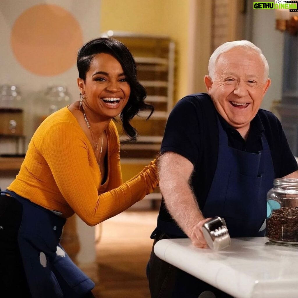 Kyla Pratt Instagram - This is how you made everyone feel….. Whether it was in person, on screen, or on the internet, there will always be a piece of you with every person who got to experience the joy that is Leslie Allen Jordan. You lifted us up with your energy, your voice, your stories, your hilarious one liners, naughty jokes, kindness and love. It’s hard not to be sad but i know you wouldn’t allow it. I will miss you but i know you will always be with us. Love you my Leslie Thank you for being you💔