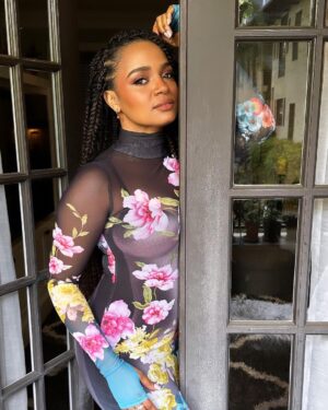 Kyla Pratt Instagram - Stepped outside this weekend 🌻🌺🌸💐🌹🥀

Make Up @eliven.q 
Hair @browngirlbraidsofficial 
Dress @shop.afrm 
Shoes @louboutinworld 

#femmeitforward
