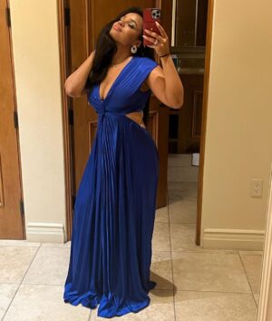 Kyla Pratt Instagram - Guess i should hop back on IG. 
Hella random content coming yall way 🤣
What y’all been up to? 💙

Check the tags for these dope ass people
