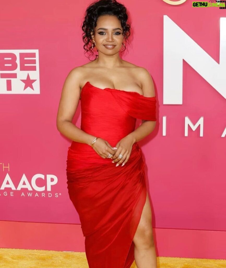 Kyla Pratt Instagram - Last Night was amazing ❤ #NAACPAwards2023 Hair : @a1hair_ Make up : @ellyway Stylist : @v.msmith Tailoring : @jessa.jacara Dress :  Fatale Angie @fatale.byangie Earrings :Mara Paris @mara.Paris Bracelets and Rings: Le Vian @levian_jewelry Shoes: Vince Camuto @vincecamuto
