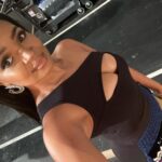 Kyla Pratt Instagram - Today on the @jenniferhudsonshow Get the full fit by any means necessary 📸😜🤣 Make Up @ellyway Hair @richardnormangrant Stying @v.msmith Skirt @s.u.k.e.i.n.a Earrings @BlossomBoxJewelry Diamond Ring @StudioCult. Shoes @JessicaRichcollection Other rings @sterlingforever