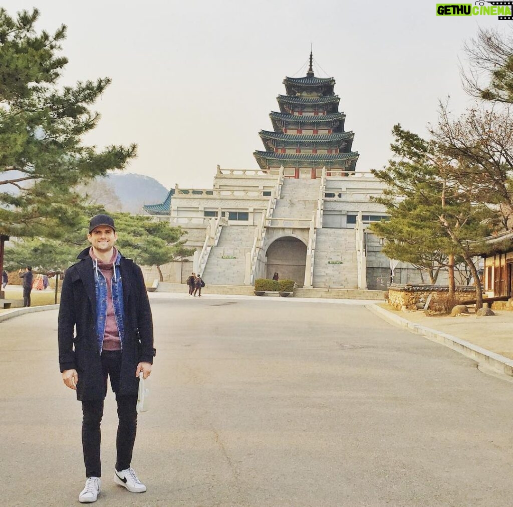 Kyle Dean Massey Instagram - Look! It's me standing in front of an old Korean looking building! 📷@brigolub National Folk Museum of Korea