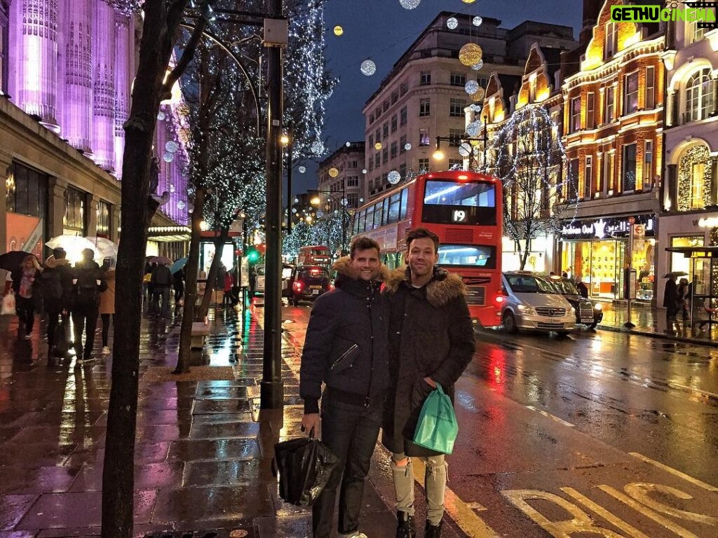 Kyle Dean Massey Instagram - A rainy day in London today with @taylorfrey and @peaceloveandroses London, United Kingdom