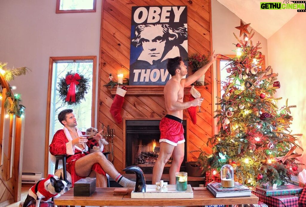 Kyle Dean Massey Instagram - Making the Yuletide gay since 1981. MERRY CHRISTMAS from the Frey-Masseys!