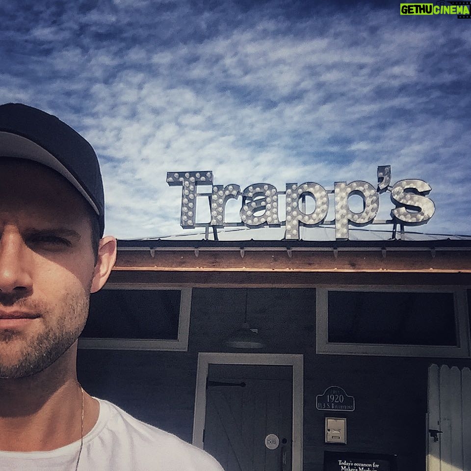 Kyle Dean Massey Instagram - Crawfish, here I come. #cajun #Louisiana West Monroe, Louisiana