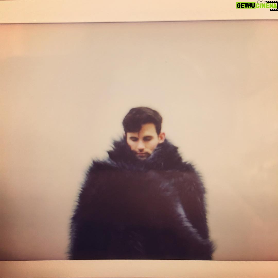 Kyle Dean Massey Instagram - One more day. @taylorfrey I'm heading for you. 울산문화예술회관 대공연장