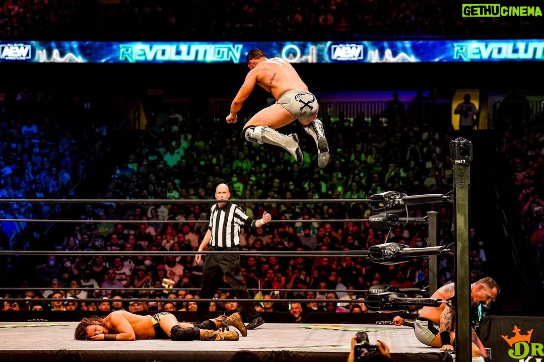 Kyle Greenwood Instagram - Revolution 📸 by @kimberlasskick