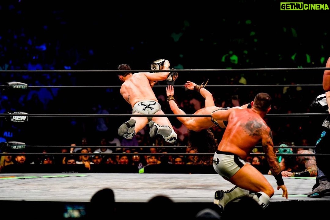 Kyle Greenwood Instagram - Revolution 📸 by @kimberlasskick