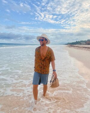 Kyle Schmid Instagram - Am I trippin, or am I trippin. I love this life.
