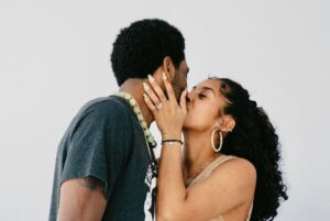 Kyrie Irving Instagram - There is Nothing like journeying through life with you, Mama bear aka 
Ankh Queen
🥂 @goldennn_xo 
Mi amor, te amo siempre..