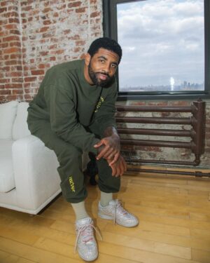 Kyrie Irving Instagram - Universal Pursuit… @herkaiandi 
Live now 

herkaiandi.com

🎞 @edotxx