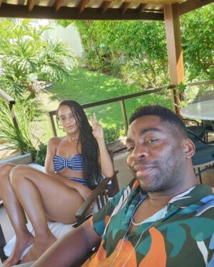 Lázaro Ramos Instagram - Biscoitando no verão - Parte3.

Eu e meu mozinho cheios de cores, sorrisos e beleza.😜